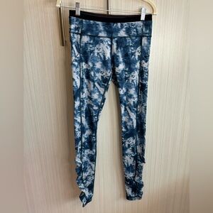 Lululemon speed tight lll sea side silver fox leggings blue & white measure 28"‎